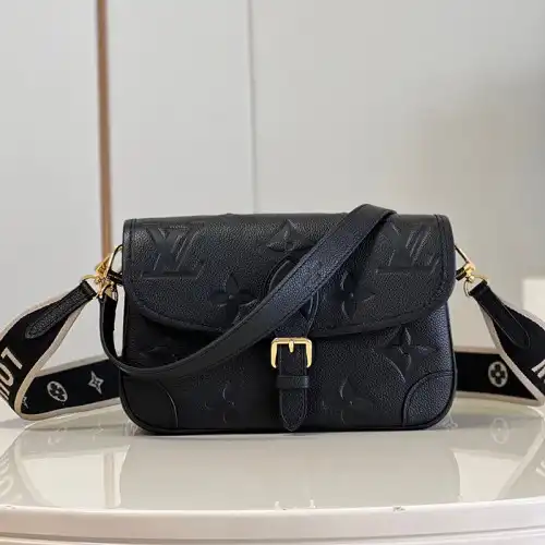 LV Bag 2304YA0010