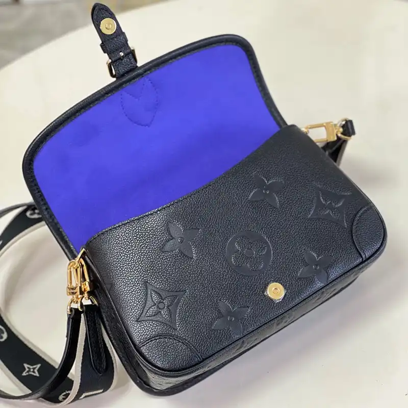 LV Bag 2304YA0010