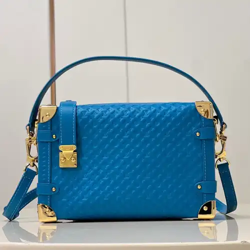 LV Bag 2304YA0015