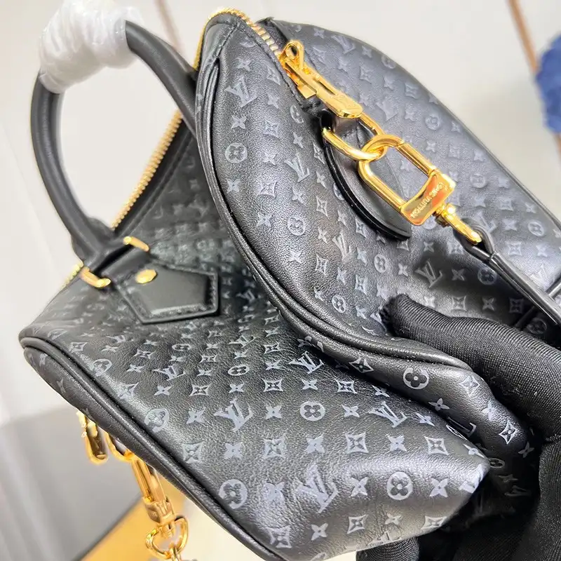 LV Bag 2304YA0016