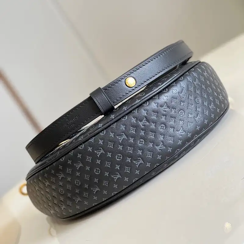 LV Bag 2304YA0021