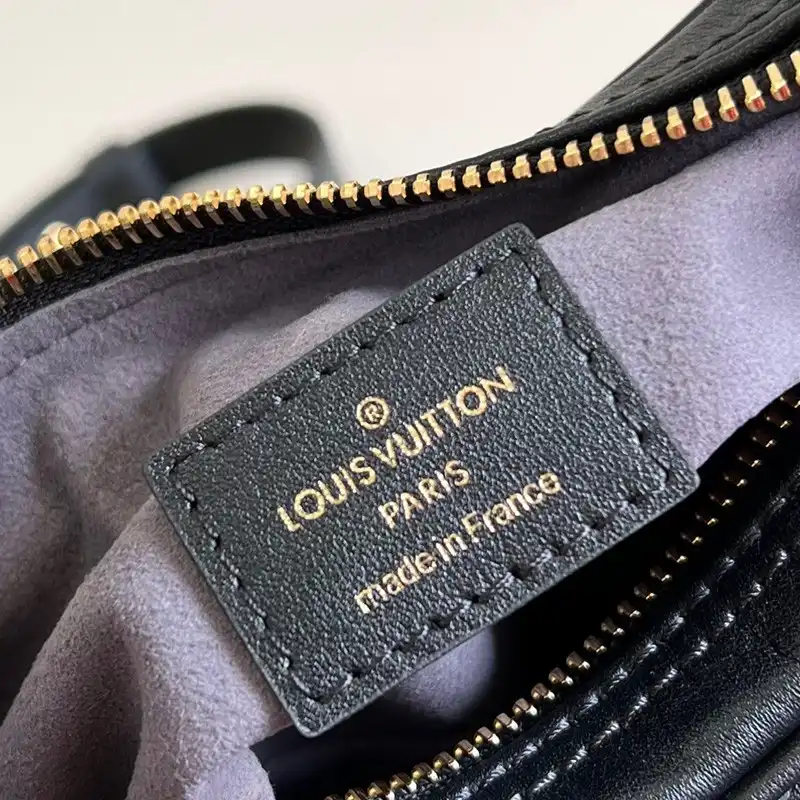 LV Bag 2304YA0021