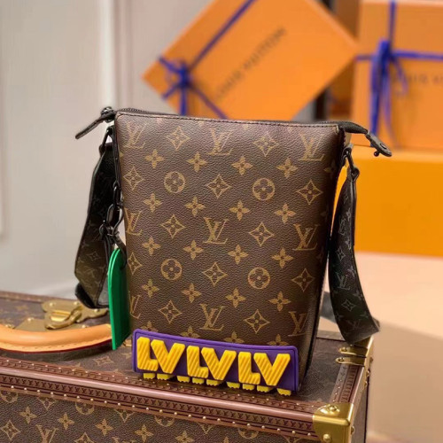 FASH LOUIS VUITTON Bag 2305HT0021