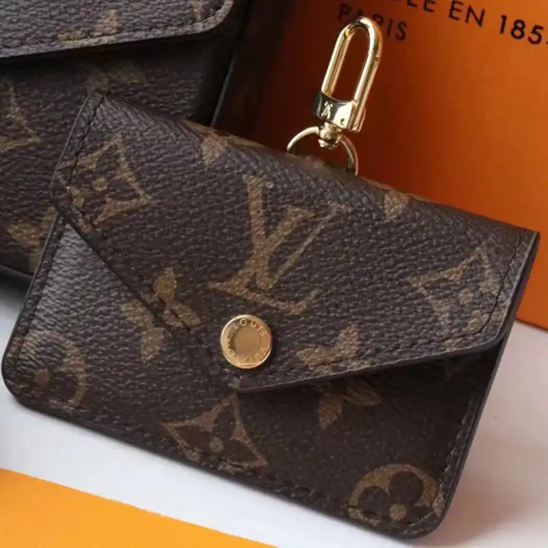 LV Bag 2306HT0002