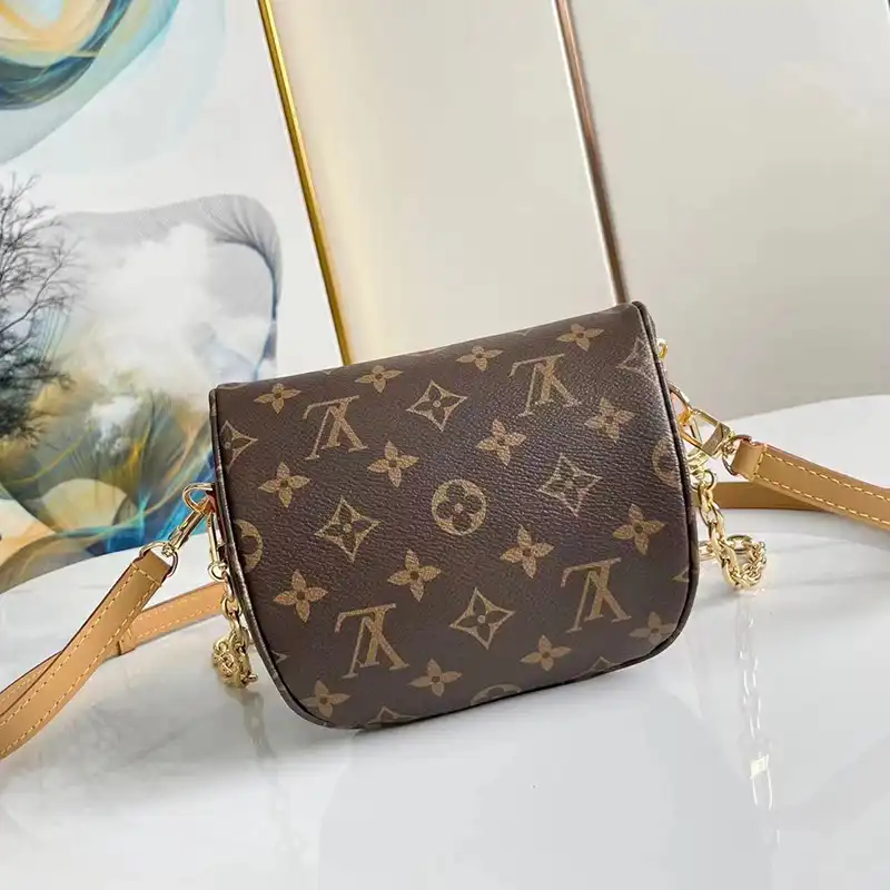 LV Bag 2306HT0004