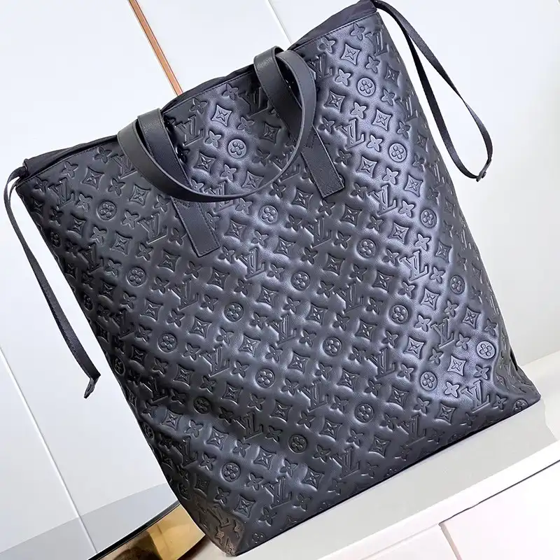 LV Bag 2306YA0016