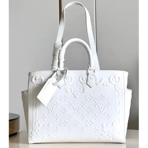 LV Bag 2306YA0121