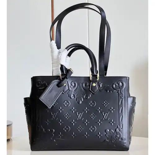 LV Bag 2306YA0122