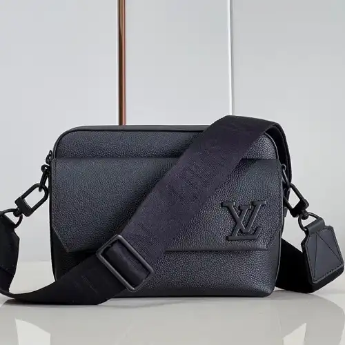 LV Bag 2306YA0171