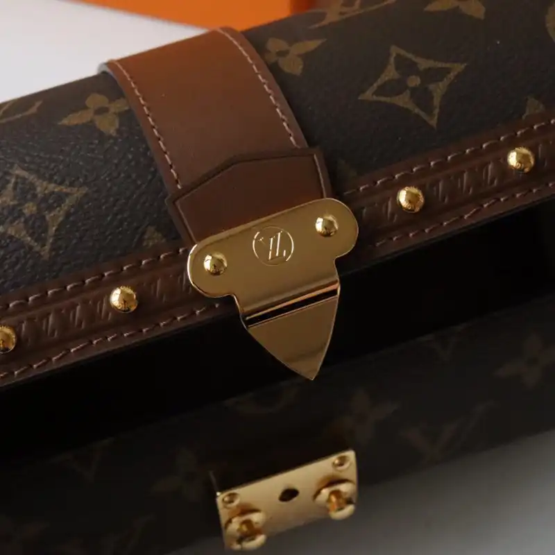 LV Bag 2308DJ0015