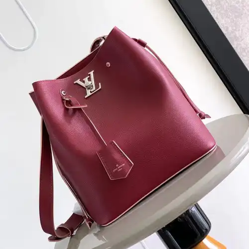 LV Bag 2308DJ0100