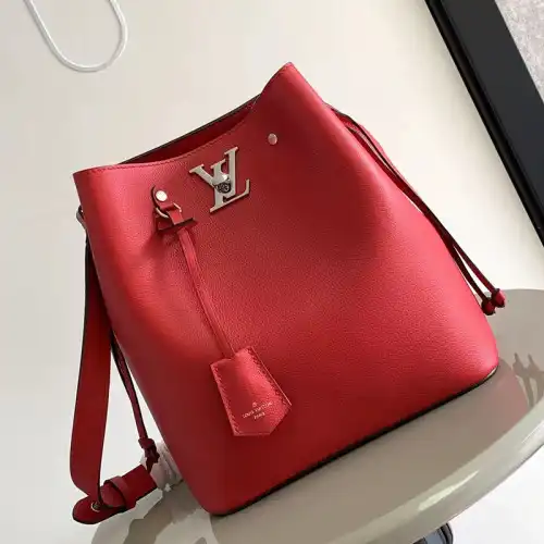 LV Bag 2308DJ0101