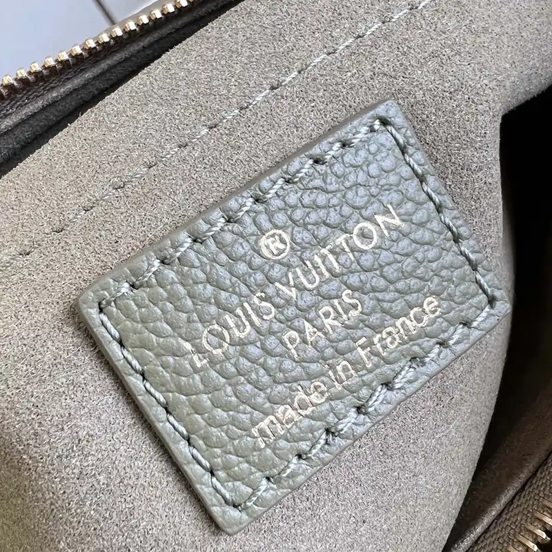 LV Bag 2309YA0009