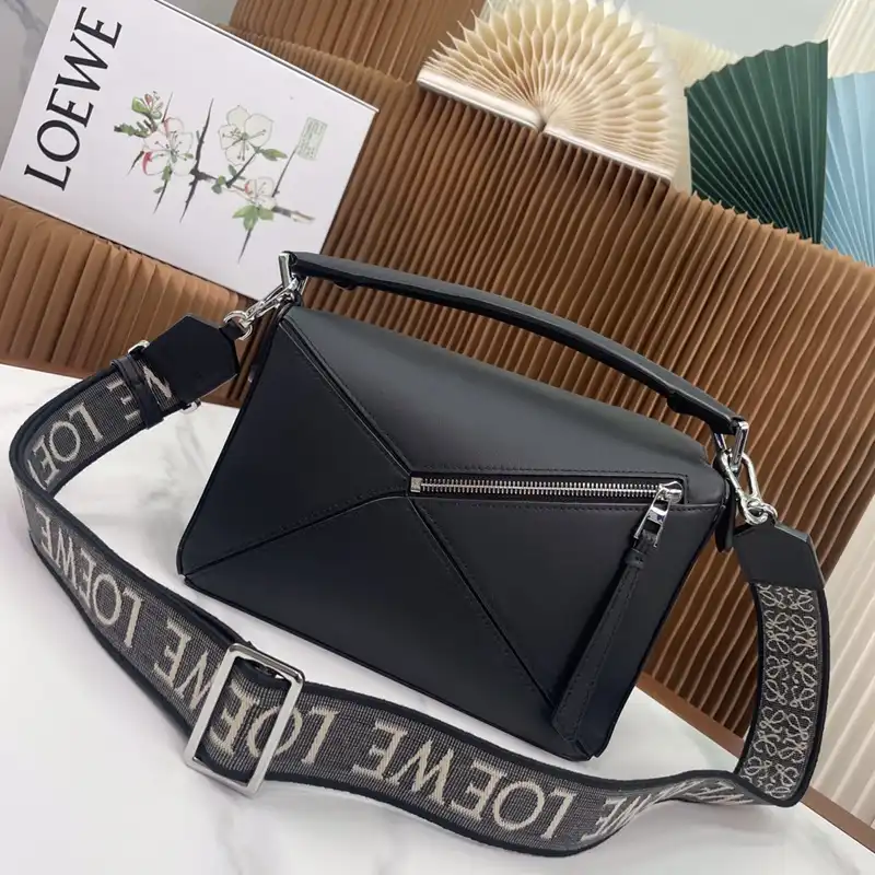 Loewe Bag 2309YA0134