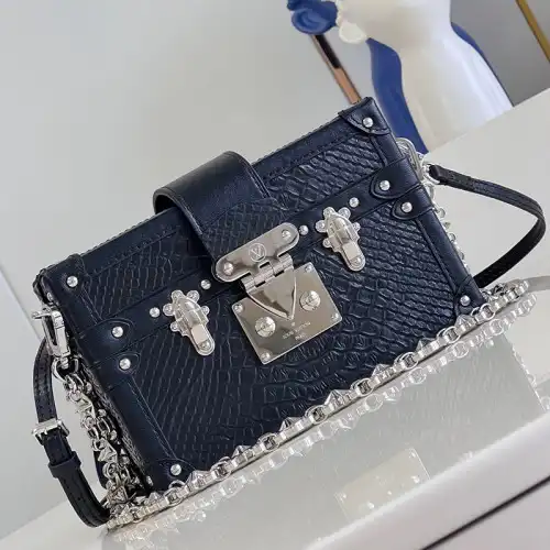 LV Bag 2309YA0152