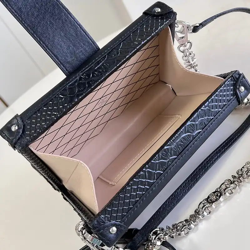 LV Bag 2309YA0152