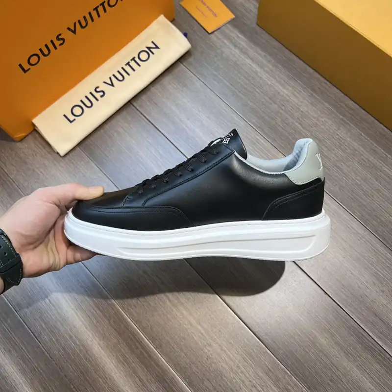 LV Shoes 2311PZ0059