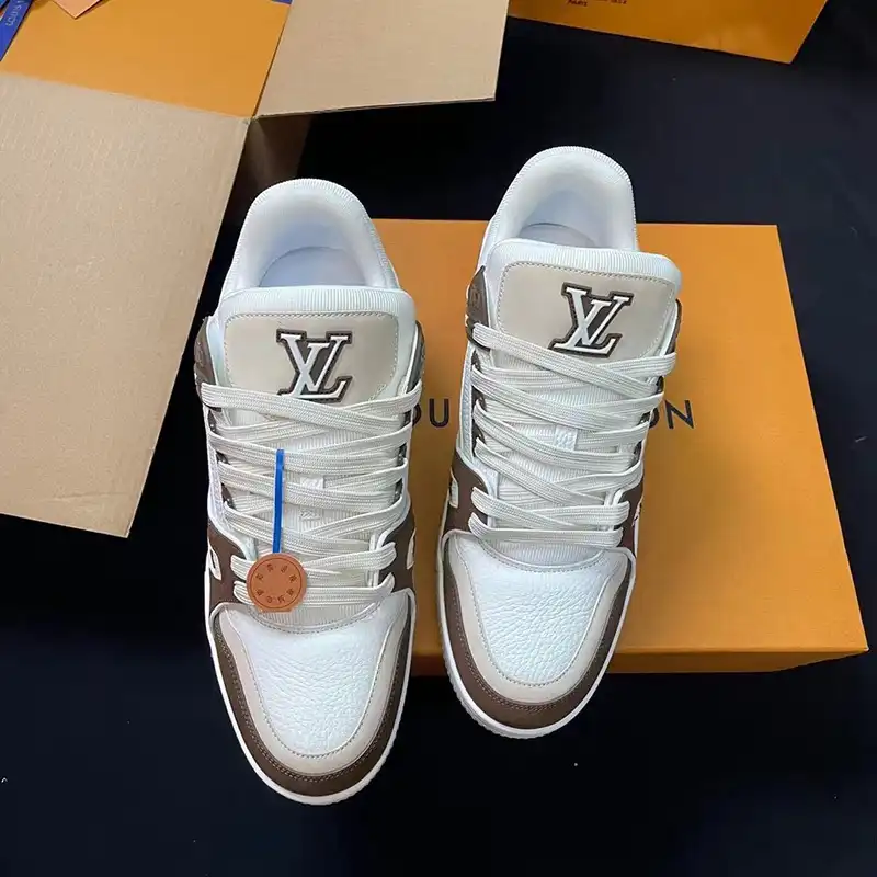 LV Shoes 2311PZ0069