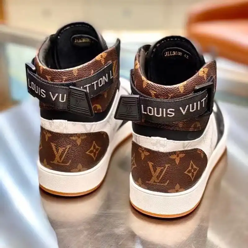 LV Shoes 2311PZ0107