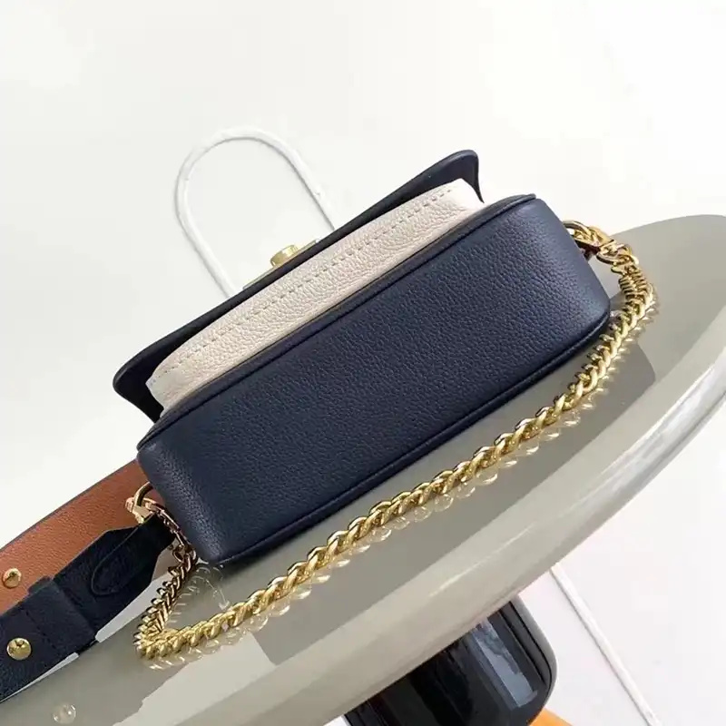 LV Bag 2312HT0008