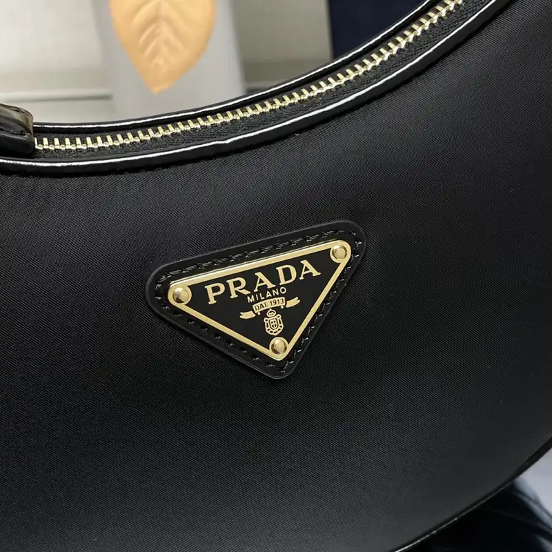 Prada Bags 2401YA0002