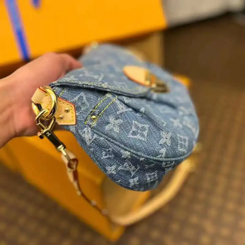 Fashionrep LV Bag 2402HT0008