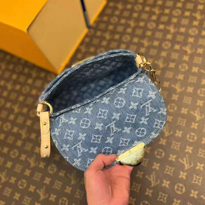 FASH LOUIS VUITTON Bag 2402HT0008