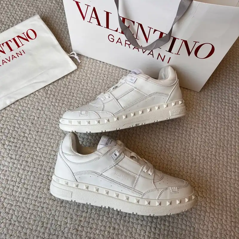 Valentino Shoes 2402PZ0005