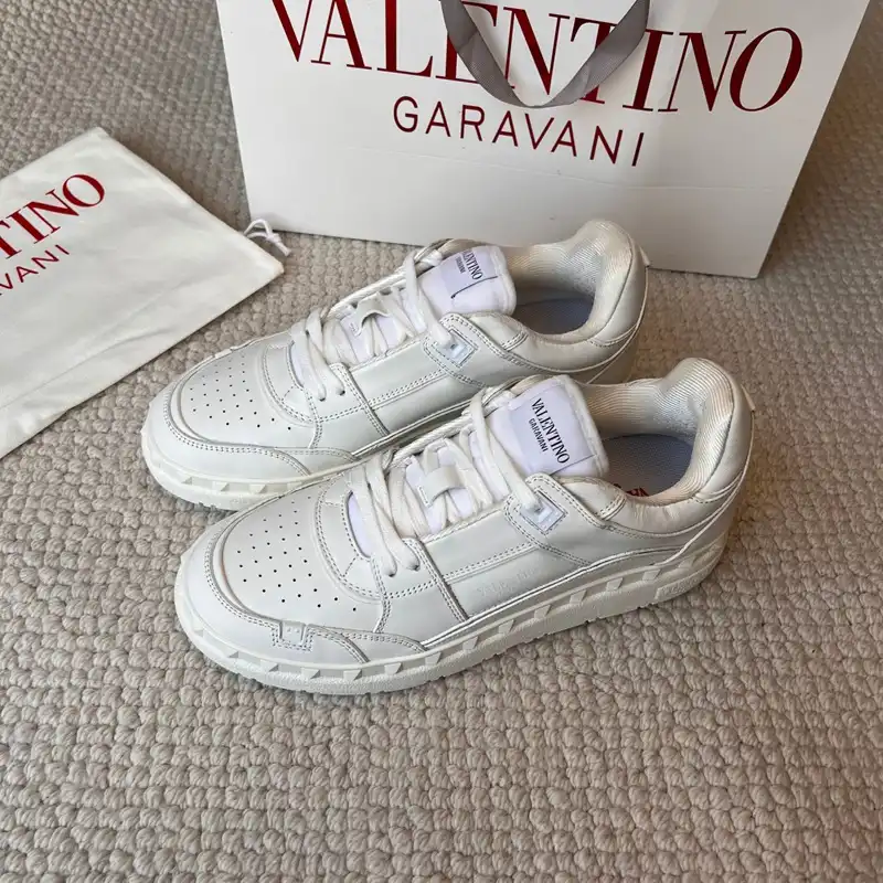 Valentino Shoes 2402PZ0005