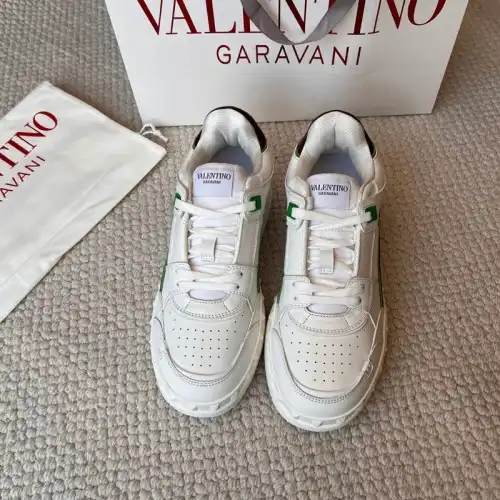 Valentino Shoes 2402PZ0006