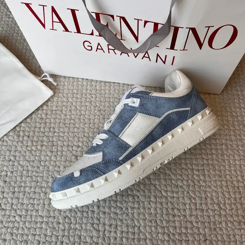 Valentino Shoes 2402PZ0008