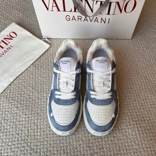 Valentino Shoes 2402PZ0008