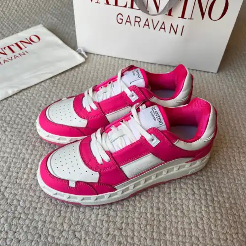 Valentino Shoes 2402PZ0009