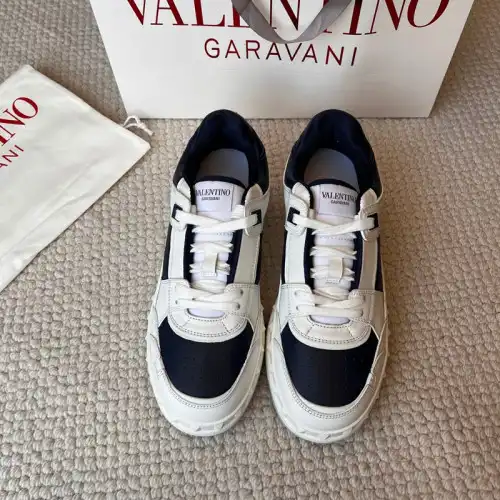 Fashionrepsfam ru Valentino Shoes 2402PZ0010