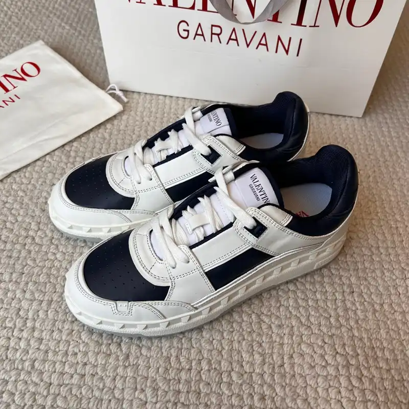 Valentino Shoes 2402PZ0010