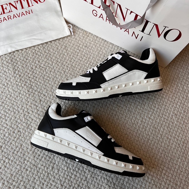 FASH Valentino Shoes 2402PZ0011