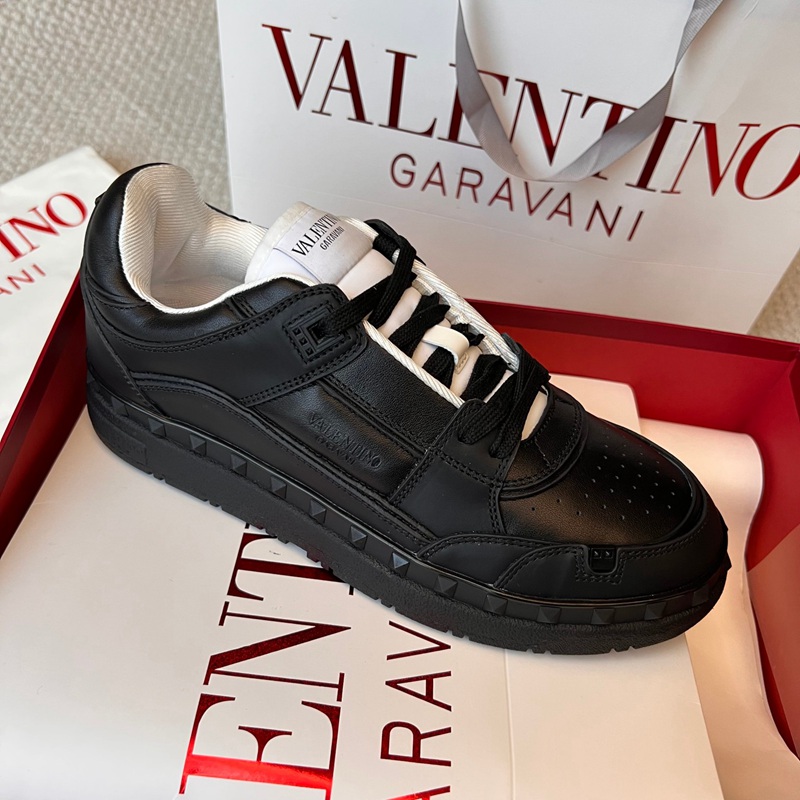 FASH Valentino Shoes 2402PZ0012