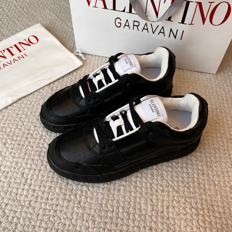 Fashionrep Valentino Shoes 2402PZ0012