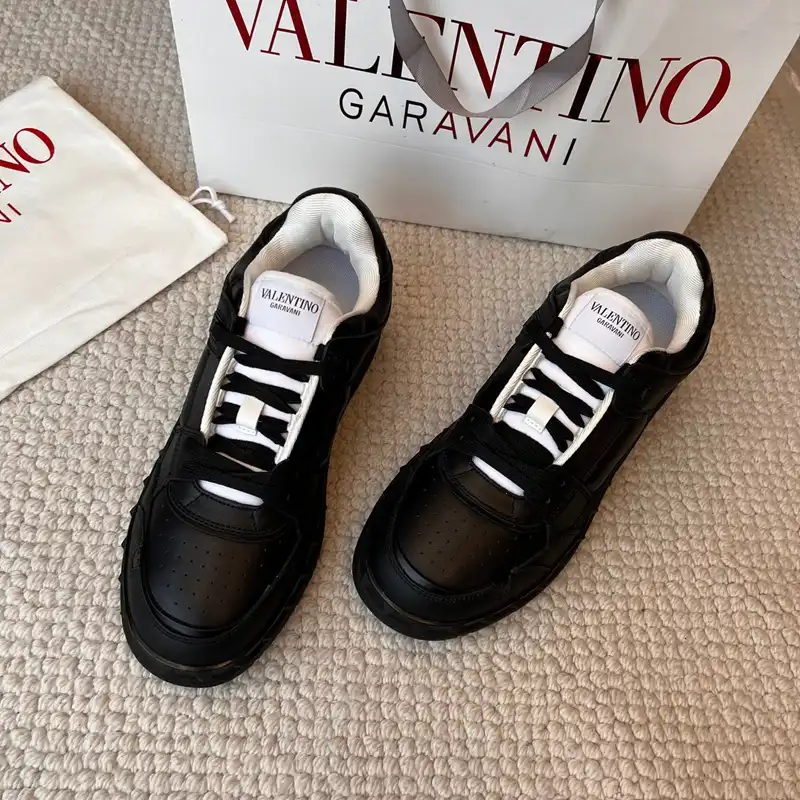 Valentino Shoes 2402PZ0012