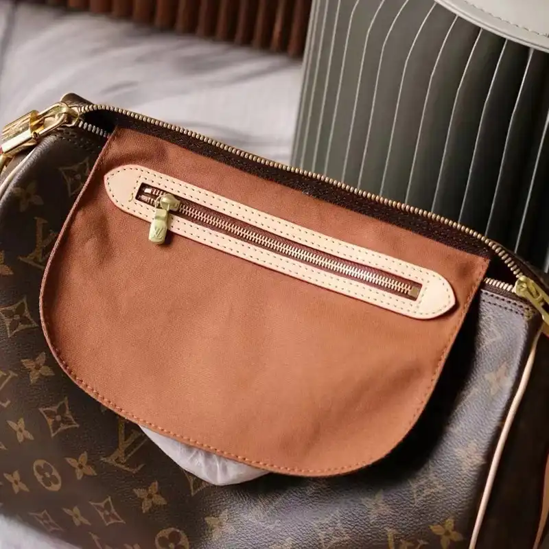 LV Bag 2403HT0004