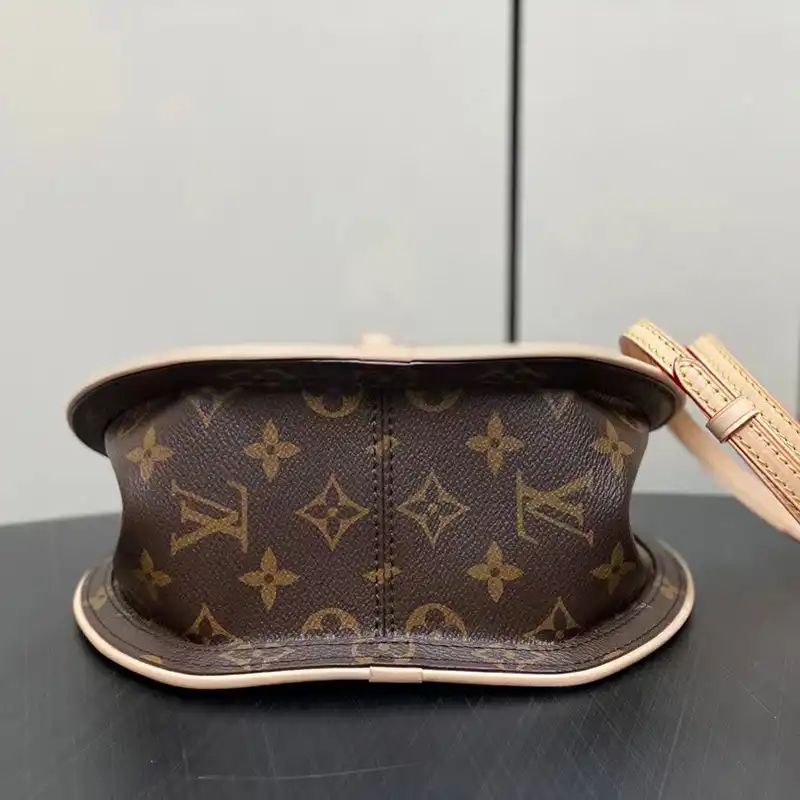 LV Bag 2403HT0006