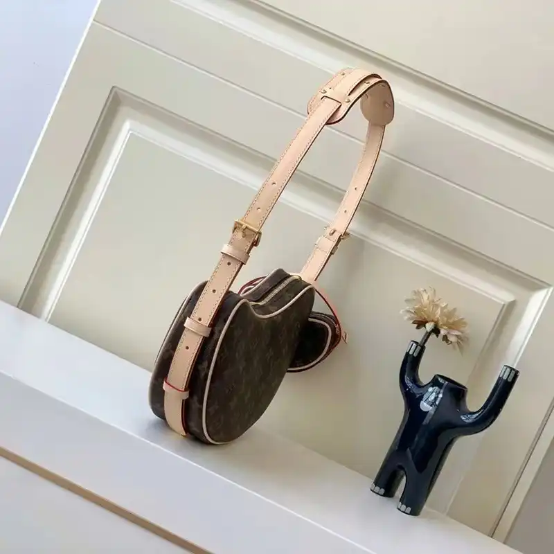 LV Bag 2403HT0007