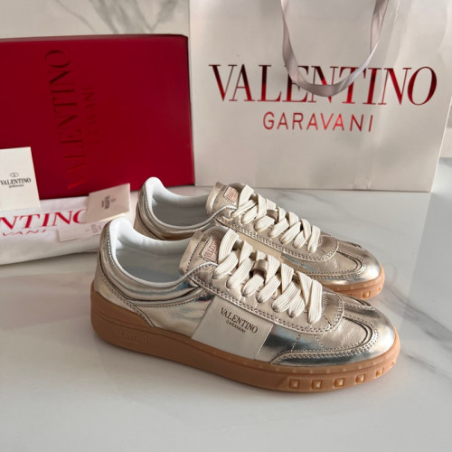 FASH Valentino Shoes 2403PZ0040