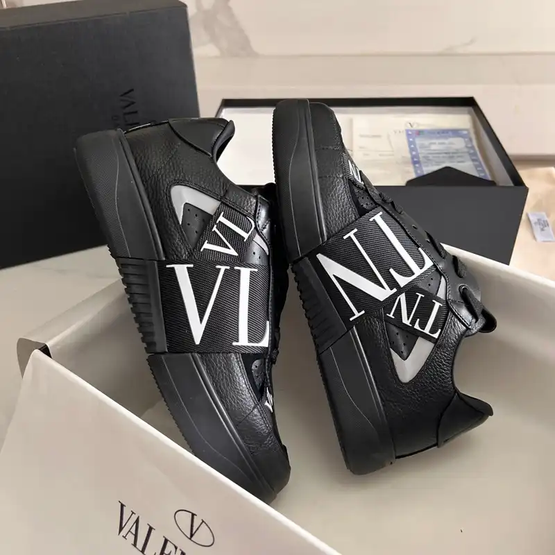 Valentino Shoes 2403PZ0046