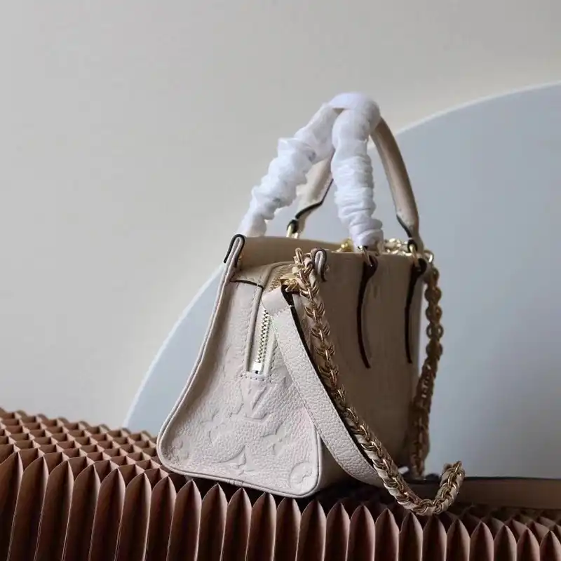 LV Bag 2404HT0008