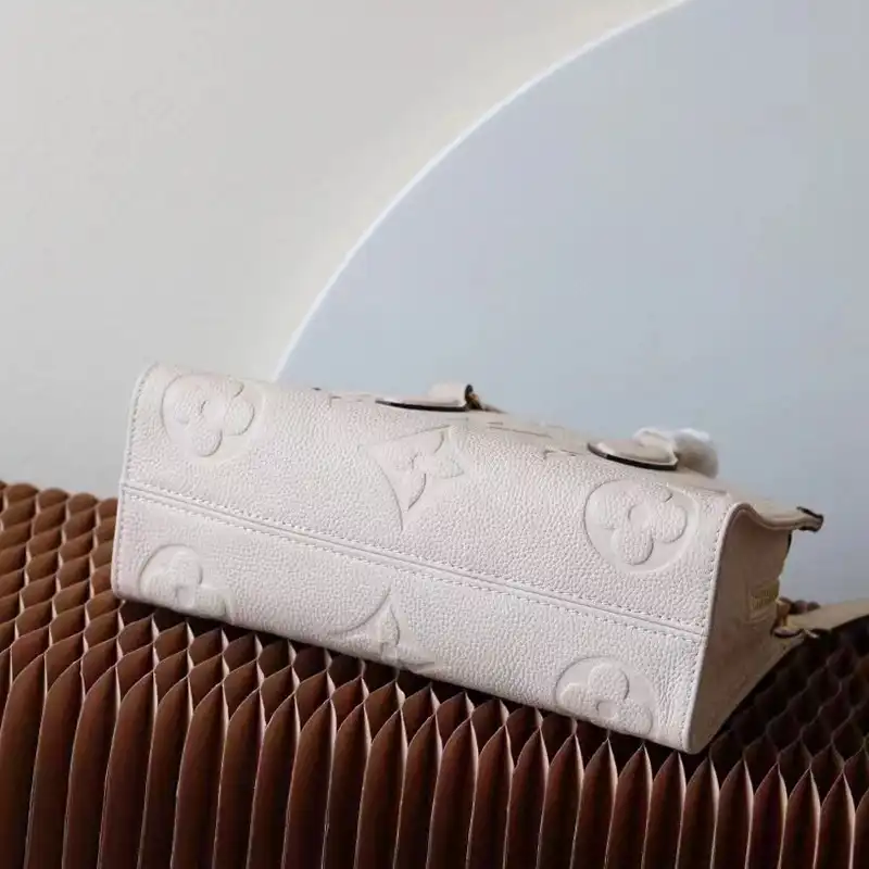 LV Bag 2404HT0008