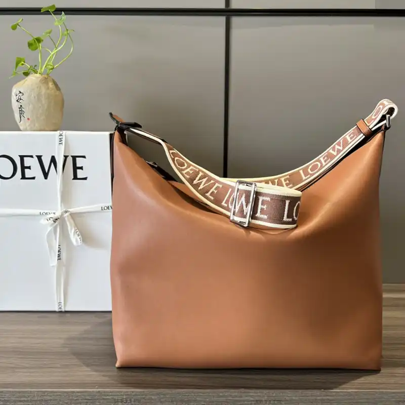 Loewe Bags 2404YA0081