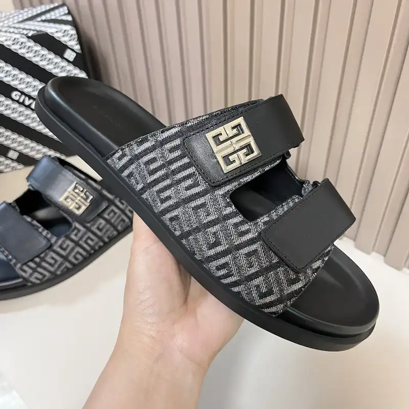 Givenchy Shoes 2405PZ0070