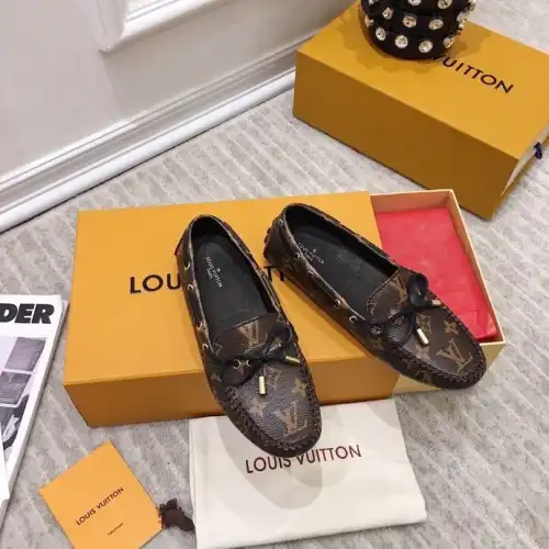 LV Shoes 2405SH0002