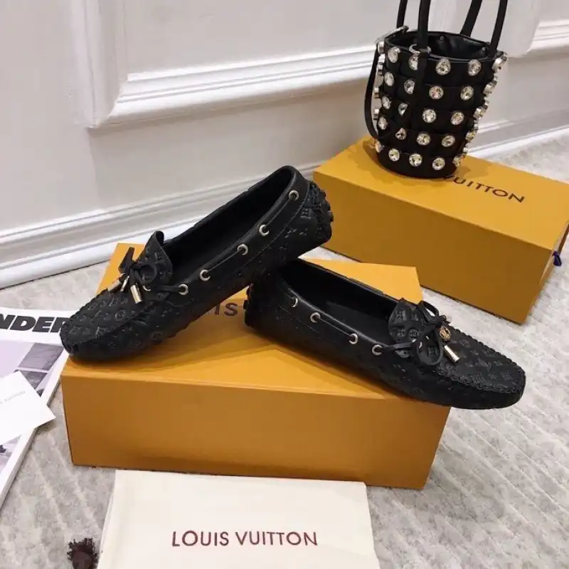 LV Shoes 2405SH0007